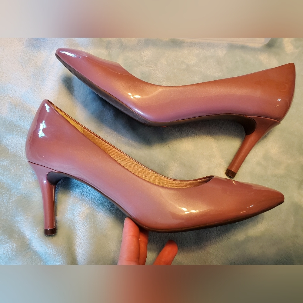 Like New Pink Rockport In Motion Patent Leather Heels